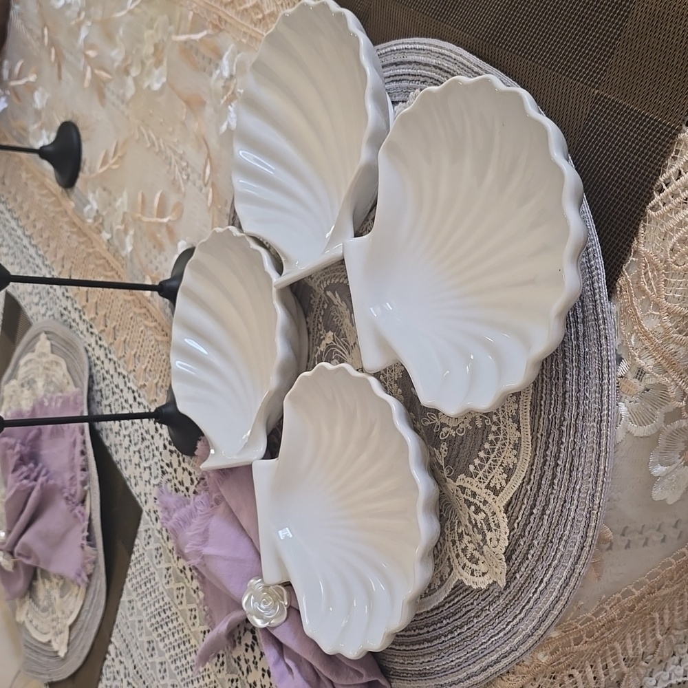 Vintage Scallo Shell Shaped Bowls - Set Of 4